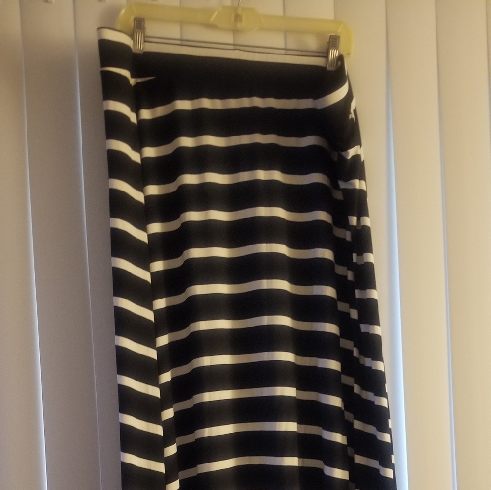 NWT Torrid size 3X Maxi Skirt.